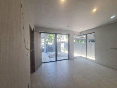 ขายบ้านเดี่ยว Vana Residence กรุงเทพกรีฑา ทำเลดี  ติดต่อผึ้งรติ 061-941-9639 - รูปที่ 4