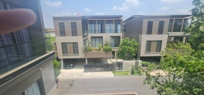 ขายบ้านเดี่ยว Vana Residence กรุงเทพกรีฑา ทำเลดี  ติดต่อผึ้งรติ 061-941-9639