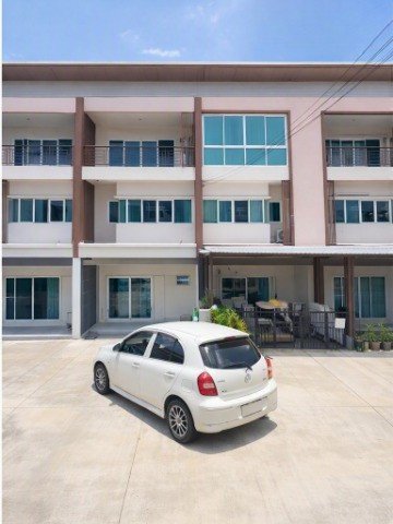 หลังมุมทาวน์โฮม 3ชั้น 3นอน แยกวัชรพล 1.3 กม. สุขาภิบาล5  31ตร.ว. 200ตร.ม วิวสวน รร.รัตนโกสินทร์สมโภชบางเขน 1.6 กม.