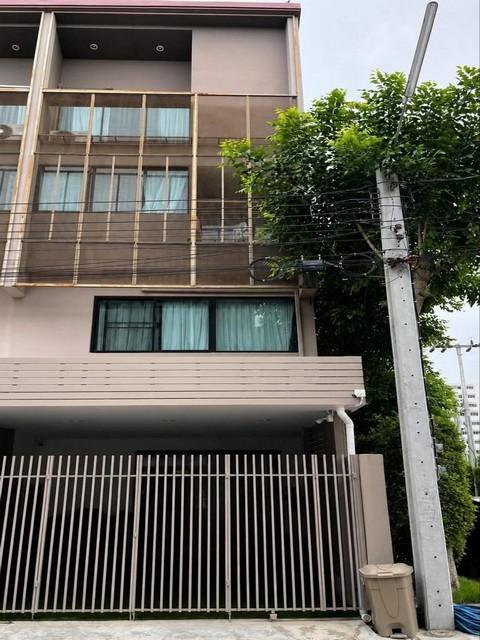 ขายทาวน์โฮม 3.5 ชั้น 20.5 ตร.ว. เฮ้าส์ นิช แจ้งวัฒนะ-ติวานนท์ ใกล้เซนทรัลแจ้งวัฒนะ