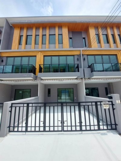 ให้เช่าทาวน์โฮม 3 ชั้น 182 ตร.ม. EIGEN พระราม 9 ถนนเฉลิมพระเกียรติ ร.9 ซอย 89 ใกล้ สน.ประเวศ