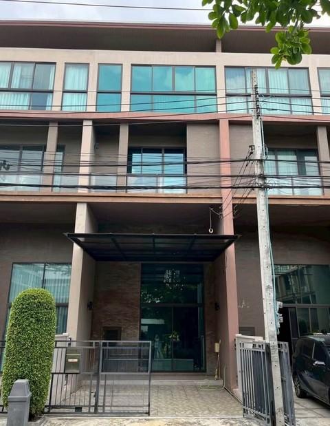 ให้เช่าทาวน์โฮม 3 ชั้น 193 ตร.ม. บ้านกลางเมือง รัชโยธิน ซอยพหลโยธิน 34 ใกล้ BTS เสนานิคม