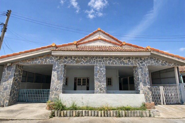 บ้านหน้ากว้าง 3-4 คัน ลาดหลุมแก้ว 2 กม. ให้เช่าบ้านเดี่ยวชั้นเดียว บางเตย สามโคก ปทุมธานี 2-3นอน โกลบอลเฮ้าส์ ปทุมธานี 52 ตร.ว. 208 ตร.ม.
