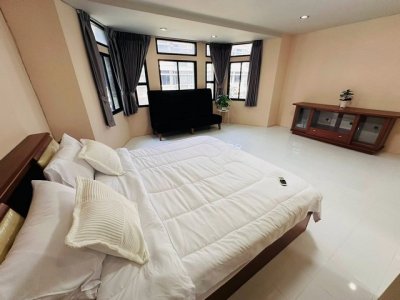 ให้เช่าทาวน์โฮม 4 ชั้น 350 ตรม 4 ห้องนอน หมู่บ้านชิชาคาสเซิล สุขุมวิท 31 หลังมศว.ประสานมิตร - รูปที่ 6