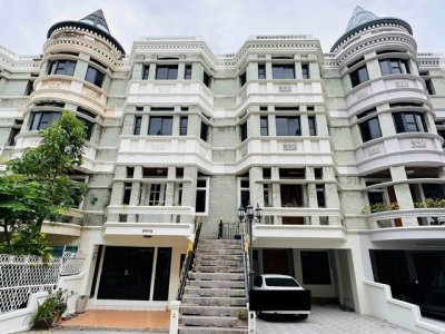 ให้เช่าทาวน์โฮม 4 ชั้น 350 ตรม 4 ห้องนอน หมู่บ้านชิชาคาสเซิล สุขุมวิท 31 หลังมศว.ประสานมิตร - รูปที่ 2