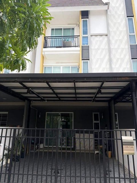 ขายโฮมออฟฟิศ 3 ชั้น 167 ตร.ม. หมู่บ้านฟลอราติวานนท์ ใกล้ทางด่วนศรีรัช และแยกแคราย