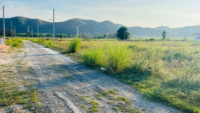 ขาย ที่ดิน - 490000 บาท ใกล้กับ ชะอำ วิวเขา เซเว่น ตลาด