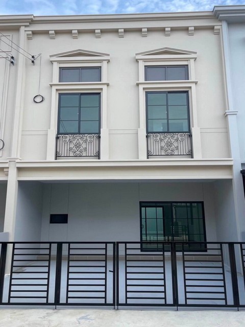 ให้เช่าทาวน์โฮม 2 ชั้น 4 ห้องนอน สิริเพลส พัฒนาการ Siri Place Pattanakarn เฉลิมพระเกียรติ ร.9 ซอย 48 ใกล้สวนหลวง ร.9