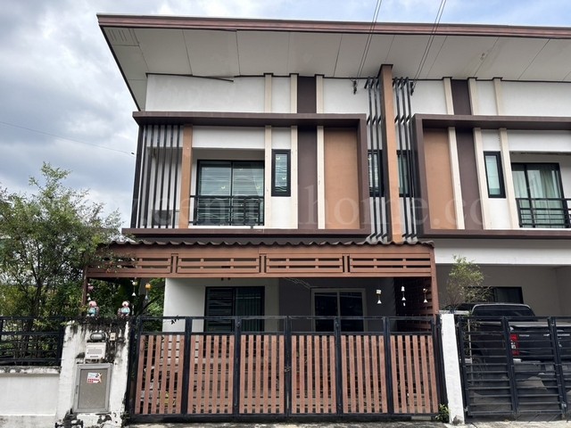 จองด่วน ทาวน์เฮ้าส์ บ้านฟ้ากรีนเนอรี่ ปิ่นเกล้า - สาย 5 หลังมุม ติดถนนบรมราชชนนี 