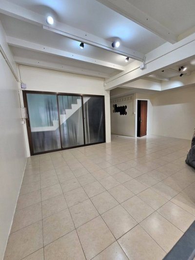 ให้เช่าทาวน์เฮาส์ 2 ชั้น Renovated ใหม่ 200 ตรม. ซอยพหลโยธิน 69-1 ใกล้ BTS สายหยุด เพียง 150 เมตร - รูปที่ 4
