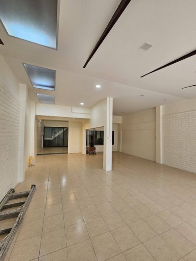 ให้เช่าทาวน์เฮาส์ 2 ชั้น Renovated ใหม่ 200 ตรม. ซอยพหลโยธิน 69-1 ใกล้ BTS สายหยุด เพียง 150 เมตร - รูปที่ 5