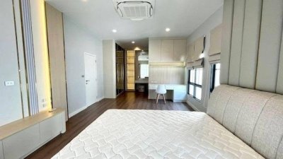 BH4304 ขายและให้เช่าบ้านเดี่ยวหรู **เศรษฐสิริ บางนา–สุวรรณภูมิ** แบบบ้าน **VICTORY** บ้านใหม่ Fully Furnished พร้อมเข้าอยู่ - รูปที่ 8