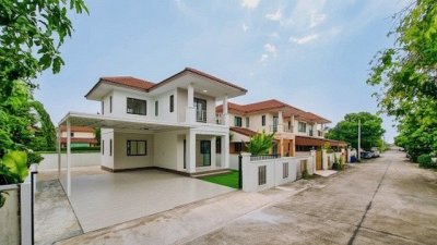 บ้านเดี่ยวพื้นที่ใหญ่ 53.2 ตร.ว. ทำเลบางบัวทอง พร้อมอยู่! - รูปที่ 2