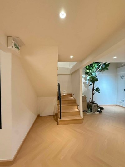 ขายทาวน์โฮม 2 ชั้น Modern Minimal ลาดพร้าว 41 พร้อมช่องแสงขนาดใหญ่ Courtyard กลางบ้าน รับแสงธรรมชาติ - รูปที่ 2