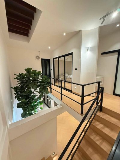 ขายทาวน์โฮม 2 ชั้น Modern Minimal ลาดพร้าว 41 พร้อมช่องแสงขนาดใหญ่ Courtyard กลางบ้าน รับแสงธรรมชาติ - รูปที่ 4