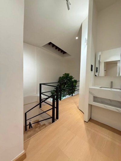 ขายทาวน์โฮม 2 ชั้น Modern Minimal ลาดพร้าว 41 พร้อมช่องแสงขนาดใหญ่ Courtyard กลางบ้าน รับแสงธรรมชาติ - รูปที่ 3
