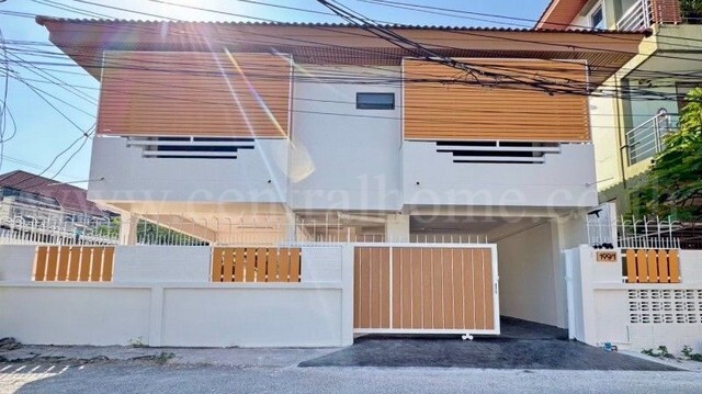 บ้านเดี่ยว ลาดพร้าว 80 (ซอยจันทิมา) บ้านรีโนเวทใหม่ทั้งหลัง