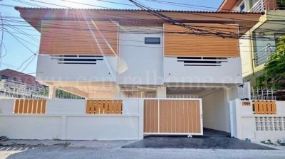 บ้านเดี่ยว ลาดพร้าว 80 (ซอยจันทิมา) บ้านรีโนเวทใหม่ทั้งหลัง