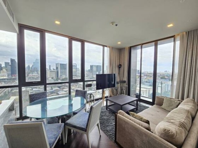 Elegant 2 Bedroom Residence with Open City View for Rent at The Monument Sanampao