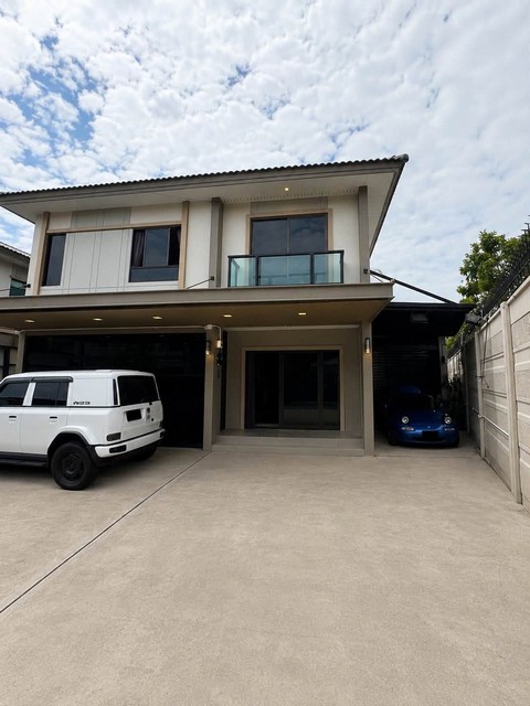 ให้เช่าบ้านเดี่ยวหลังมุม 82 ตร.ว. 4 ห้องนอน ภัสสร บางนา-วงแหวน ต้นโครงการ ใกล้ Clubhouse ใกล้ Mega Bangna จอดรถได้ 8- 10 คัน