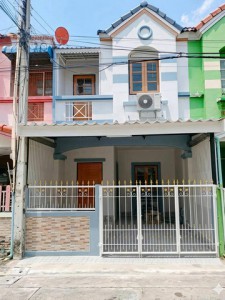 ขายบ้านชลบุรี ขายบ้านหมู่บ้านแคลิฟอเนียร์  หนองไม้แดง เมืองชลบุรี ทาวน์เฮ้าส์ 2 ชั้น พื้นที่ 18 ตารางวา