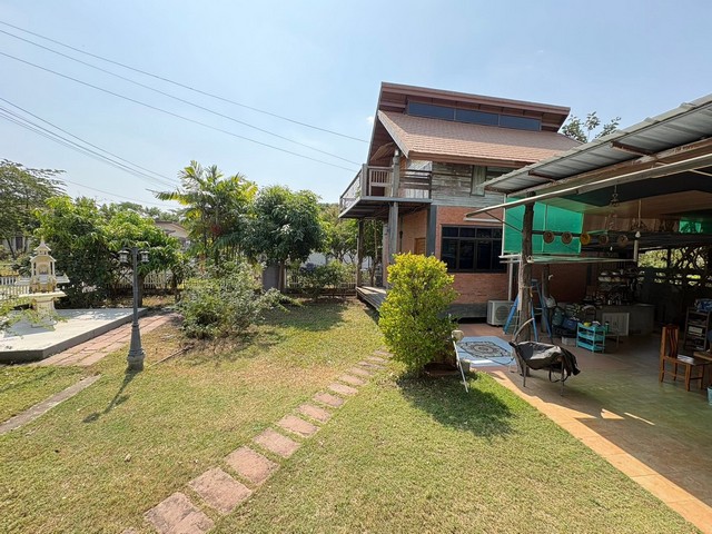 ขายบ้าน 2 หลังพร้อมที่ดิน เขตเทศบาลเมือง จังหวัดบุรีรัมย์ วิวเขากระโดง เนื้อที่ 120 ตารางวา (โฉนดครุฑแดง)