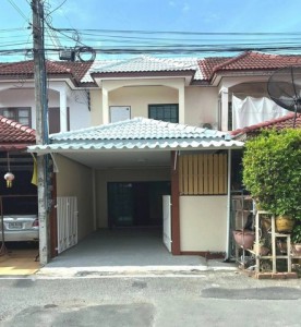 ขายบ้านพร้อมอยู่หนองตำลึงชลบุรี บ้านรีโนเวทใหม่ทั้งหลัง  ติดถนนสุขประยูร ใกล้กับ Dohome หนองตำลึง