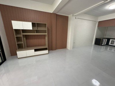 ขายบ้านพร้อมอยู่หนองตำลึงชลบุรี บ้านรีโนเวทใหม่ทั้งหลัง  ติดถนนสุขประยูร ใกล้กับ Dohome หนองตำลึง - รูปที่ 5