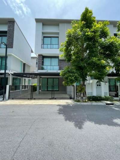 ขาย ให้เช่า บ้าน 3 ชั้น โครงการ บ้านกลางเมือง คลาสเซ่ เอกมัย-รามอินทรา Baan Klang Muang Classe Ekkamai Ramintra ถนนสุคนธสวัสดิ์ 19