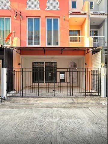 บ้านเช่าบางเเสน ใกล้ ถนนสุขุมวิท โครงการ วิลล่า มารอค บางแสน ตลาดหนองมน แหลมทอง บางแสน และ มหาวิทยาลัยบูรพาพร้อมเข้าอยู่  HR0024