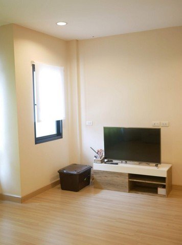 ทาวน์โฮมสไตล์ Modern 3 ห้องนอน 4 ห้องนํ้า ห้องน้ำในตัวทุกห้อง มี แอร์ 3 ตัว  symphony ซอยนวลจันทร์ 36 - รูปที่ 2