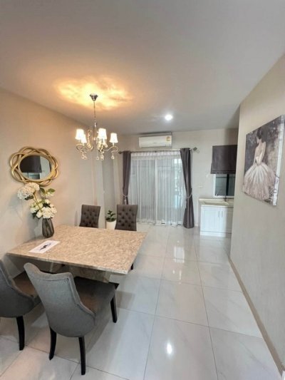 ให้เช่าทาวน์โฮม 3 ชั้น 4 ห้องนอน หมู่บ้านรื่นฤดี7 รามอินทรา - หทัยราษฎร์ ใกล้ตลาดสุวรรณเกลียวทอง 300 เมตร ใกล้แฟชั่นไอส์แลนด์ - รูปที่ 2