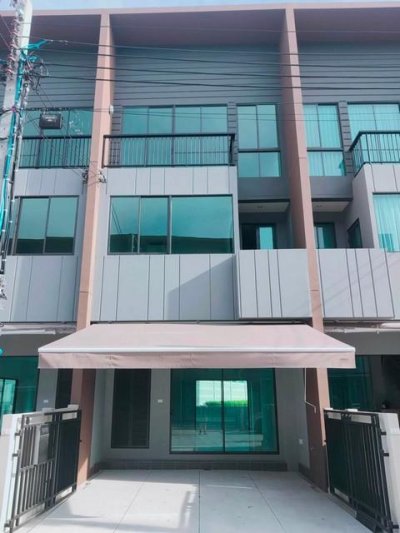 ให้เช่าทาวน์โฮม 3 ชั้น 152 ตร.ม. บ้านกลางเมือง วัชรพล ถนนสุขาภิบาล 5 ใกล้ตลาดออเงิน