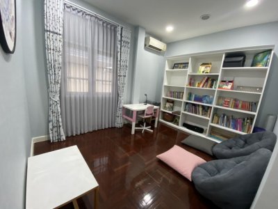 บ้านเดี่ยว 2 ชั้น 72  ตร.ว 300 ตรม.  4 ห้องนอน 3 ห้องน้ำ 1ห้องแม่บ้าน รามคำแหง 164 สวนหย่อมข้างบ้าน - รูปที่ 7