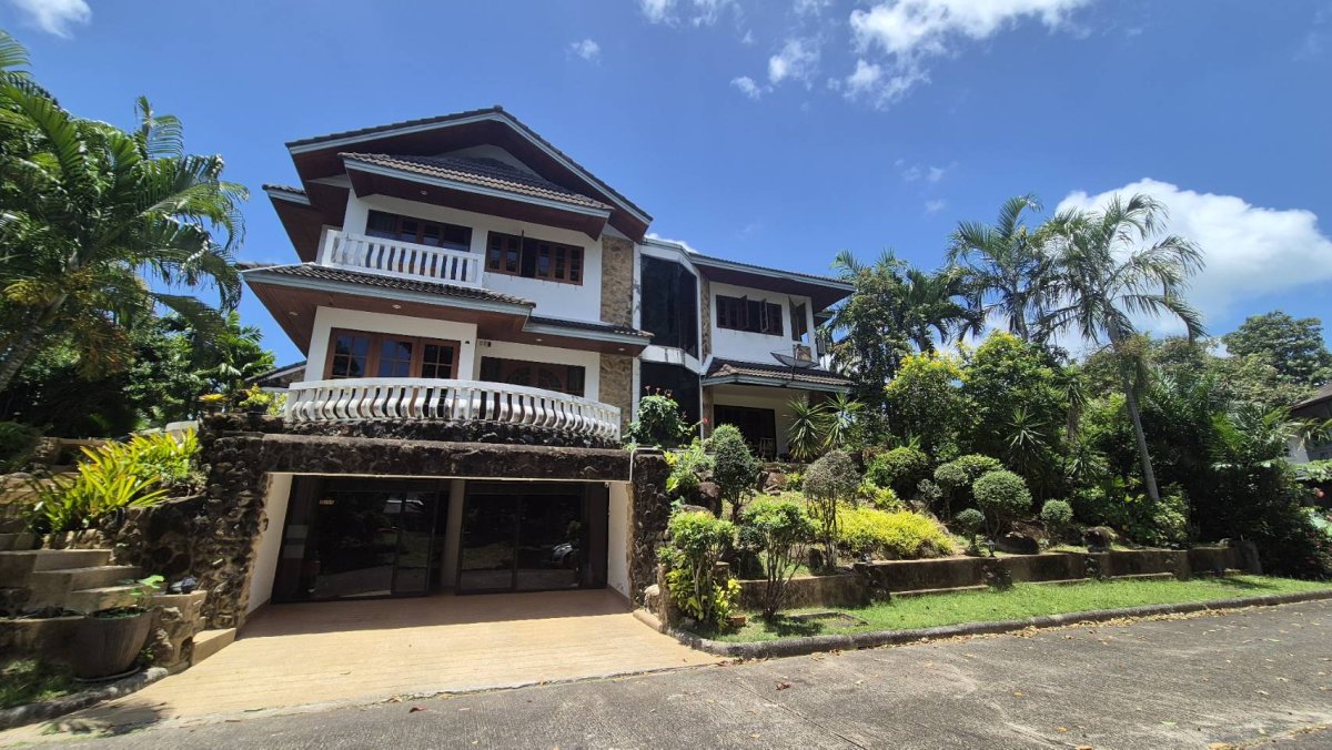 ขายบ้านเดี่ยว 3 ชั้น หมู่บ้านปรางทอง ทำเลดี จังหวัดภูเก็ต