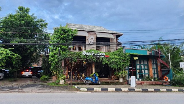 โรงแรมขนาดเล็กใกล้สนามบินน่าน ให้เช่า สัญญายาวได้ทำเลดี ติดถนนไม่เข้าซอย
