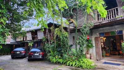 โรงแรมขนาดเล็กใกล้สนามบินน่าน ให้เช่า สัญญายาวได้ทำเลดี ติดถนนไม่เข้าซอย - รูปที่ 2