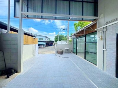 บ้านสไตล์ Modern Minimal ม.นักกีฬา ซ.42-52  ตลาดการเคหะกรุงเทพกรีฑา 1.2 กม. 3 นอน 2 น้ำ 180-200 ตร.ม - รูปที่ 3