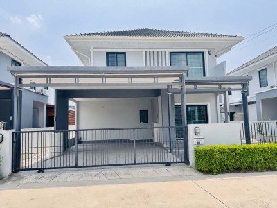 ให้เช่า บ้าน หมู่บ้านมณีรินทร์ ปาร์ค บางพระ พื้นที่ใช้สอย 189 ตร.ม. จังหวัด ชลบุรี    อำเภอ ศรีราชา    3 ห้องนอน 3 ห้องน้ำ 56 ตร.วา