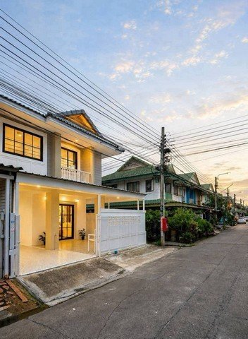 ขายทาวน์โฮม 2 ชั้น  หมู่บ้านพฤกษา10 ไทรน้อย พื้นที่ 24 ตร.ว. ตกแต่งใหม่พร้อมอยู่ค่ะ - รูปที่ 2