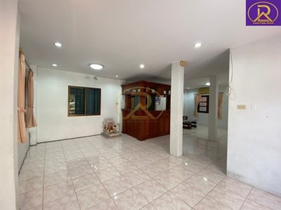 ให้เช่าบ้านเดี่ยว 2 ชั้น หลังใหญ่ | เลี้ยงสัตว์ได้ หมู่บ้านกีรติ 5 บ้านสวน 9 ซอย 1 จ.ชลบุรี - รูปที่ 3
