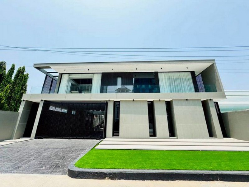 ให้เช่า Modern Pool Villa หรูติดหาดจอมเทียน วิลล่าหรูสร้างใหม่ เดินไปหาดได้ TP-H2466