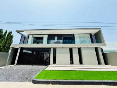 ให้เช่า Modern Pool Villa หรูติดหาดจอมเทียน วิลล่าหรูสร้างใหม่ เดินไปหาดได้ TP-H2466