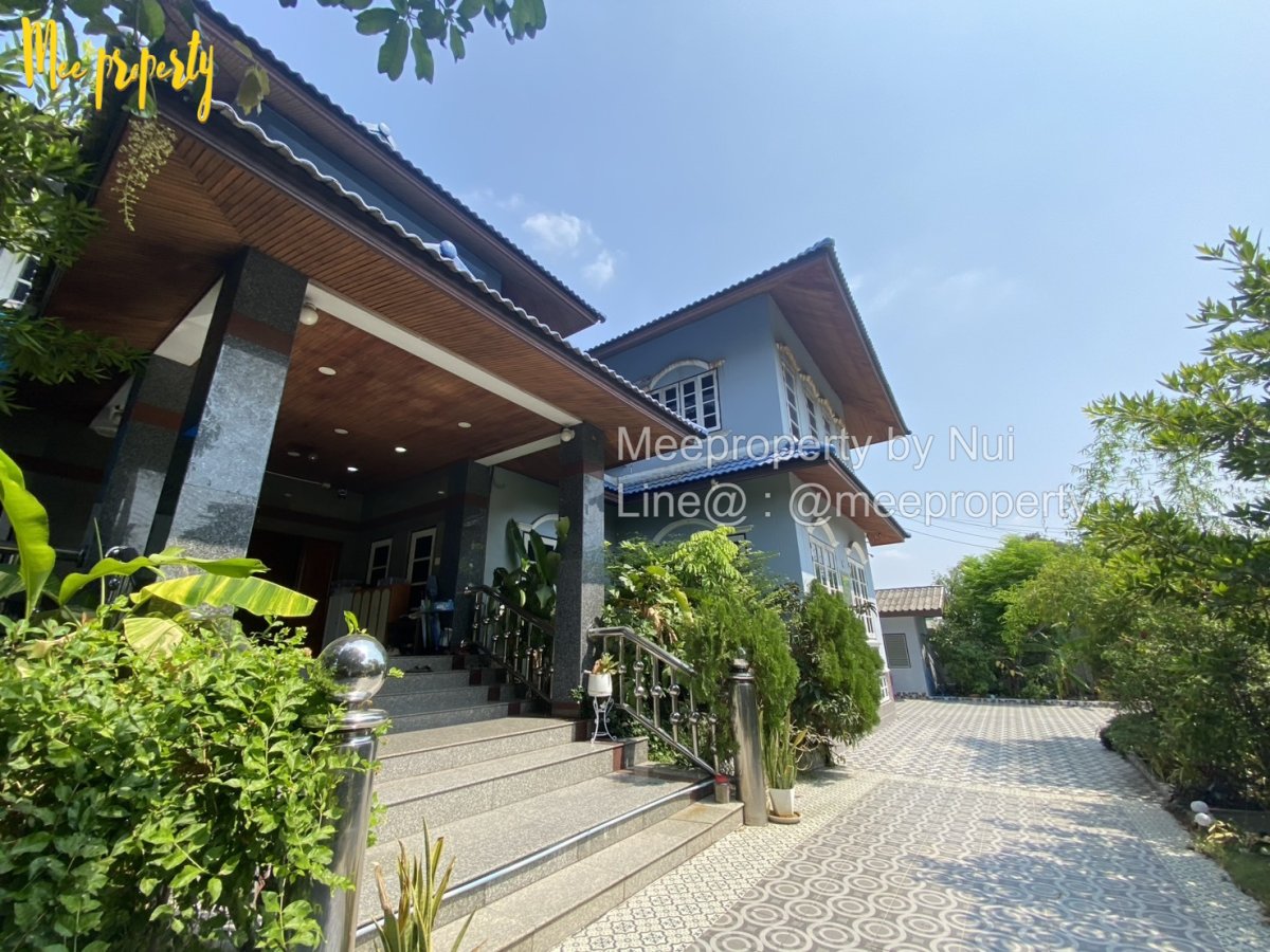 ขายที่ดินพร้อมสิ่งปลูกสร้าง  เนื้อที่รวม: 1-0-25.9 ไร่ (425.9 ตารางวา) สิ่งปลูกสร้างบนที่ดิน: 5 รายการ ซอยนวลจันทร์ 2 บึงกุ่ม ME-259