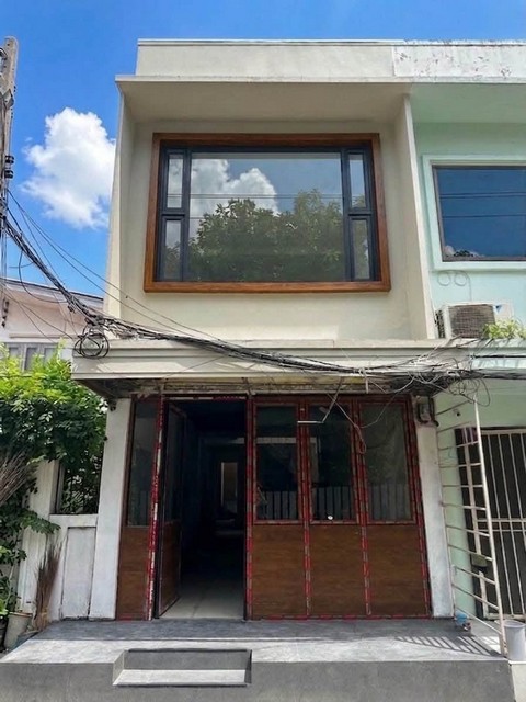 ให้เช่าทาวน์โฮม 2 ชั้น ดีไซน์ Boutique Mid-Century อินทามระ 3 รีโนเวทใหม่ทั้งหลัง ใกล้ BTS สะพานควาย แต่งครบพร้อมใช้งาน