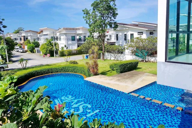 โฮมโปร ระยอง 1 กม. เนินพระ บ้าน 2ชั้น 3 นอน ศูนย์การค้าแพชชั่นฯ 800 ม. 3 น้ำ 76 ตร.ว. 290 ตร.ม.