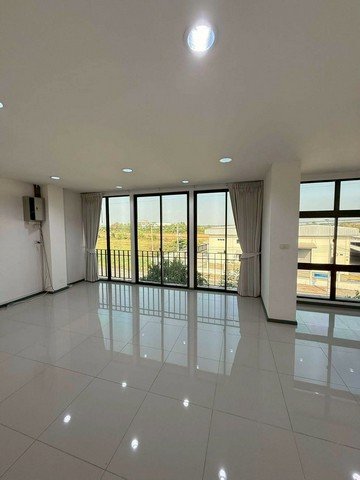 โกดังพร้อมออฟฟิศ 3 ชั้น ที่ดิน 238 ตรว. 650 ตารางเมตร ลำลูกกาคลอง 9 ปทุมธานี - รูปที่ 8