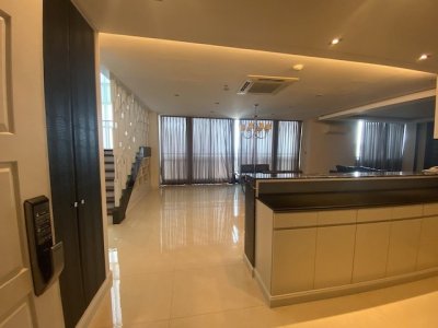 BH4347 ให้เช่า Penthouse Duplex 2 ชั้น The Four Wings Residence Srinakarin ห้องมุมชั้น 26 วิวเมือง 3 ห้องนอน 4 ห้องน้ำ - รูปที่ 3
