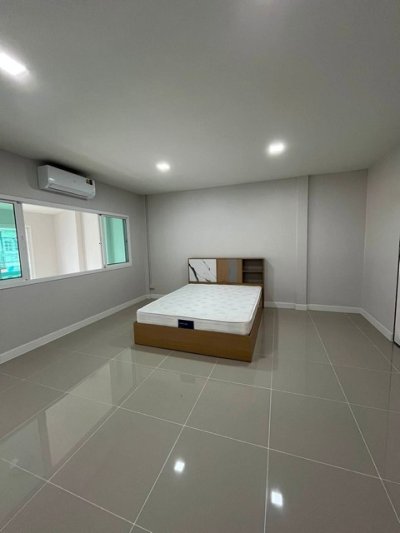 ให้เช่าทาวน์โฮม 2 ชั้น 216 ตรม. 3 ห้องนอน คลองจั่นวิลล่า 1 ซอยนวมินทร์ 32 เฟอร์ครบ - รูปที่ 8