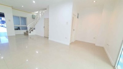 BH4344 ให้เช่าทาวน์โฮม 3 ชั้น บ้านโฮมอินทาวน์ พหลโยธิน 73 ทำเลติดถนนใหญ่  - รูปที่ 7